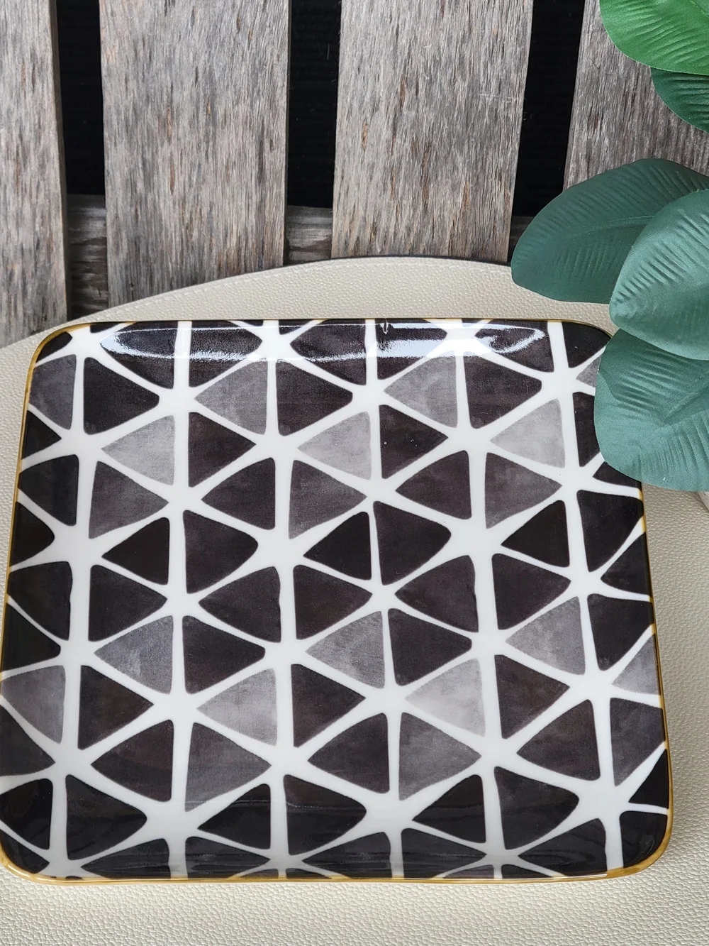overandback square ceramic